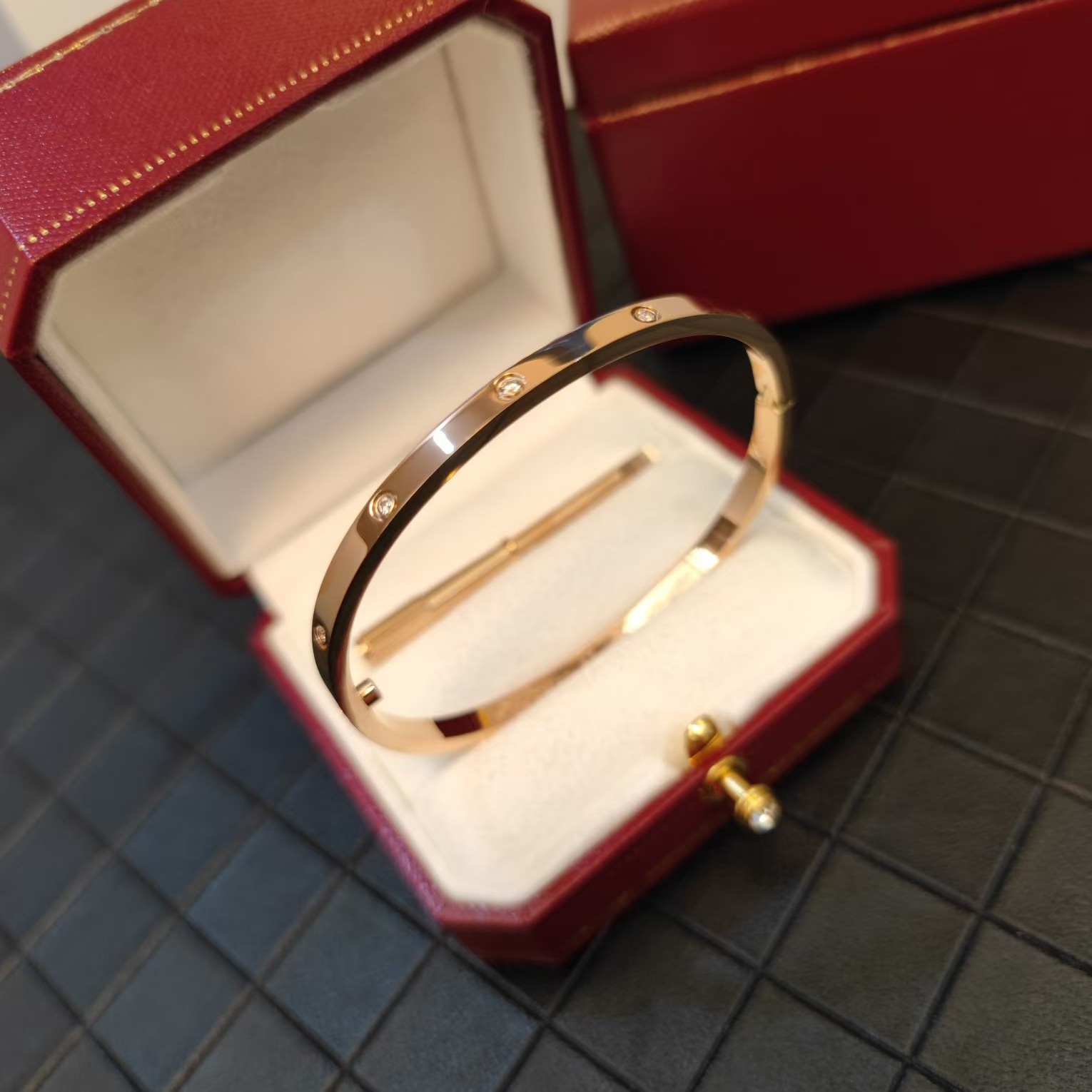 Cartier LOVE Bangle Bracelet - Best Replica Jewelry™