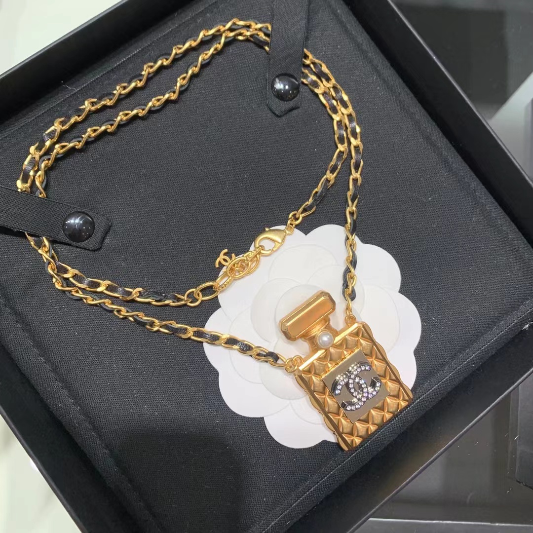 Chanel Perfume Bottle Necklace - Best Replica Jewelry™