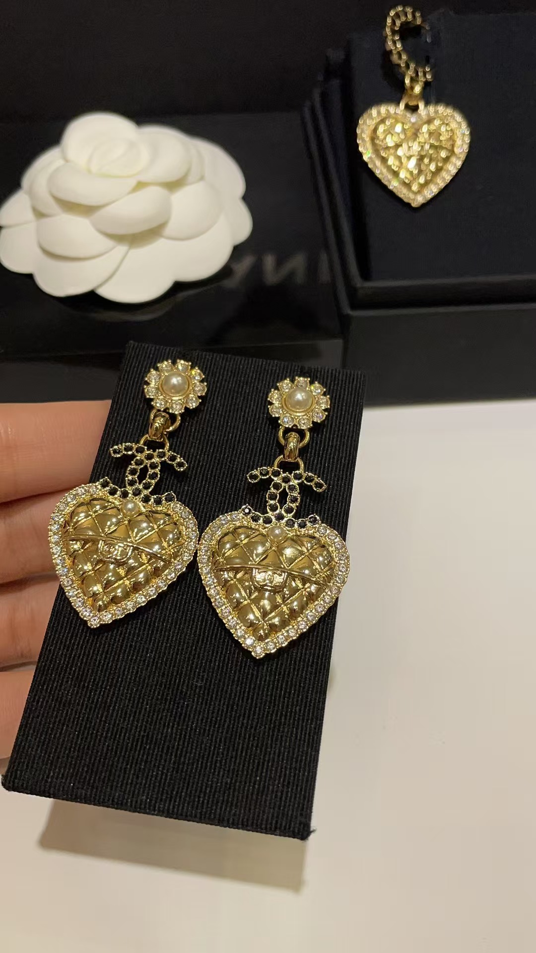 Chanel Love Heart Dangle Earrings - Best Replica Jewelry™