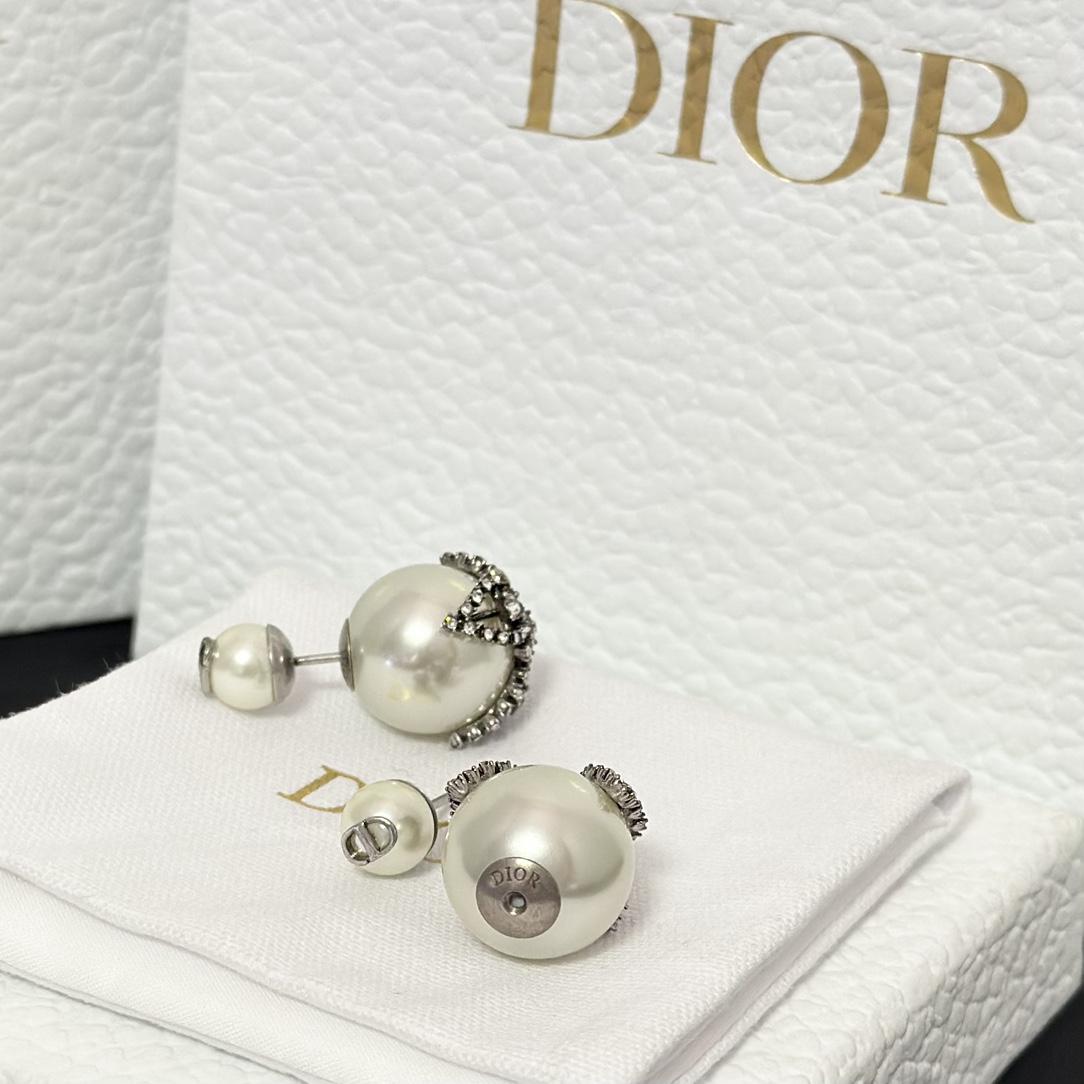Dior Butterfly Paved on Pearl Stud Earrings - Best Replica Jewelry™
