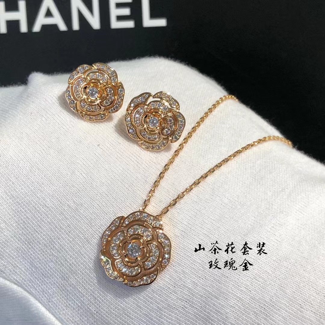 Chanel Diamond Camellia Flower Pendant Necklace - Best Replica Jewelry™