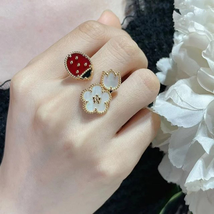 VCA Lucky Spring Flower and Ladybug Between Finger Ring - Best Replica Jewelry™