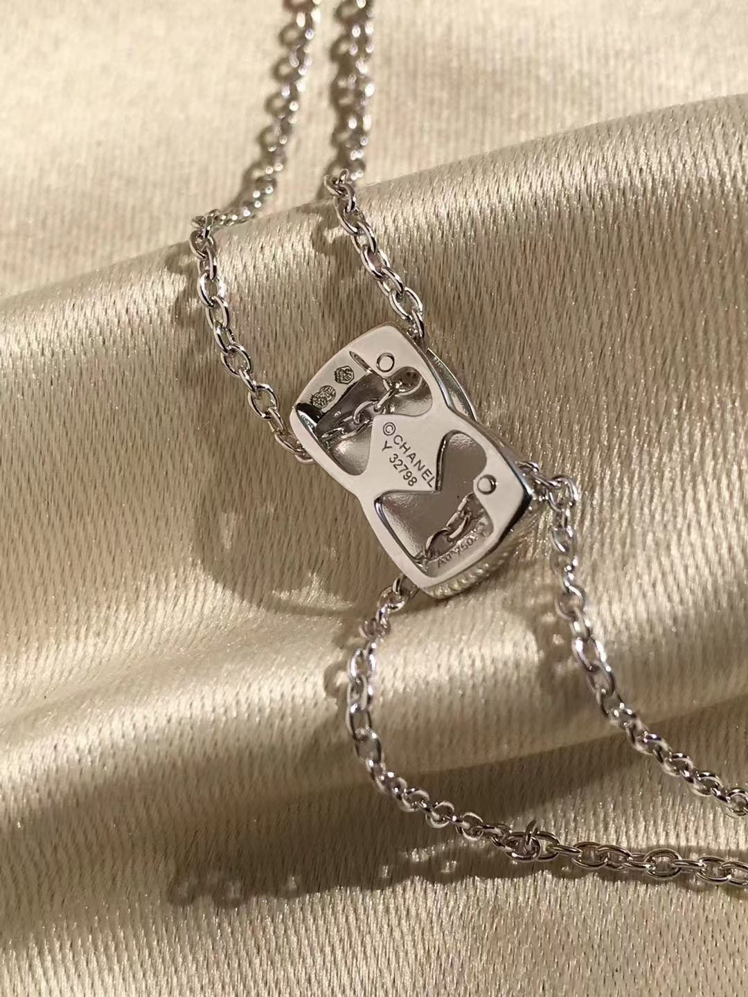 Chanel Coco Crush White Gold Necklace - Best Replica Jewelry™