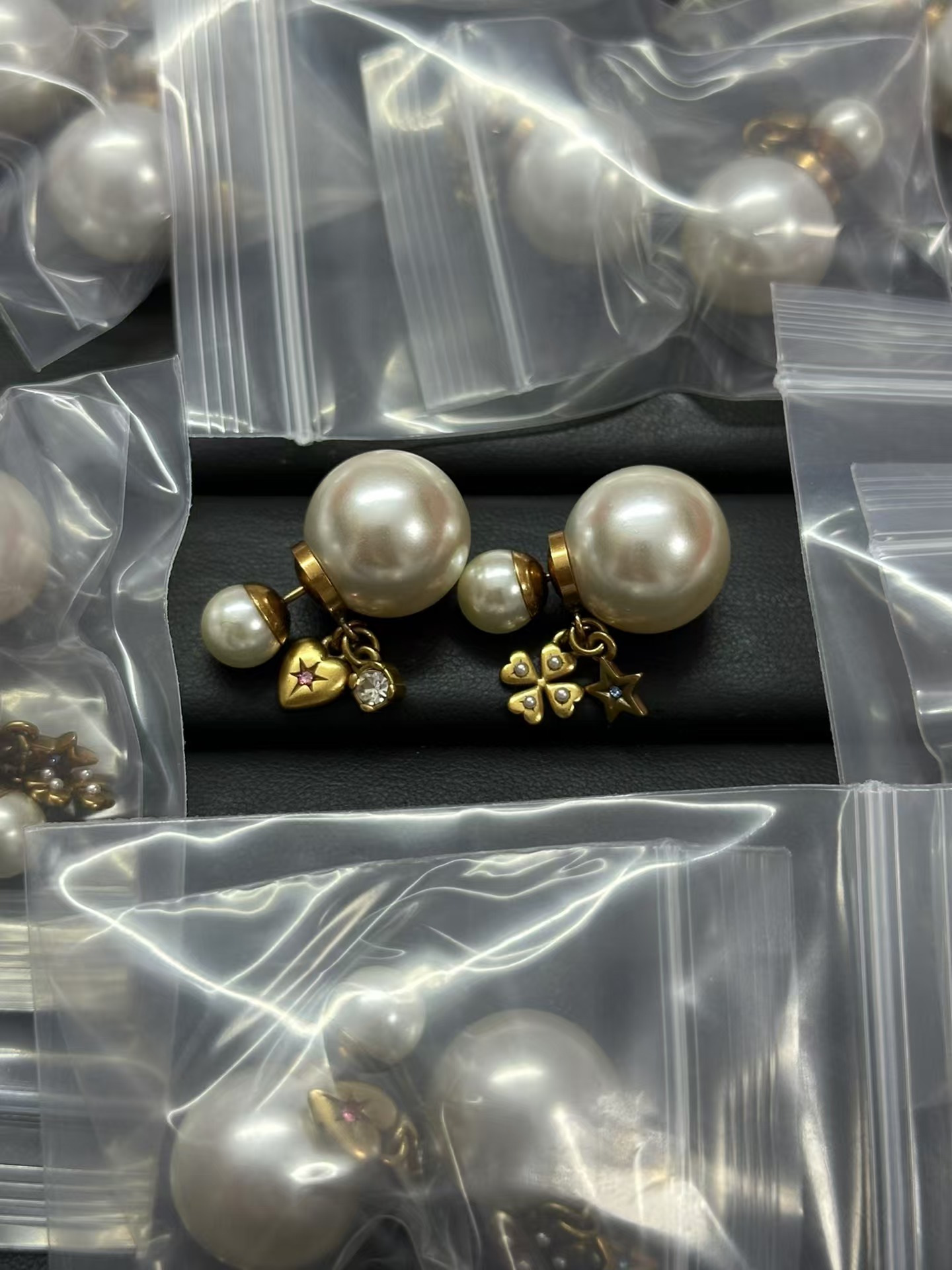 Dior Asymmetrical Charms Pearl Earrings - Best Replica Jewelry™