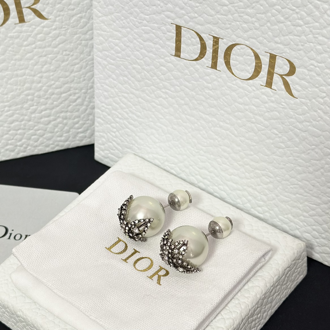 Dior Butterfly Paved on Pearl Stud Earrings - Best Replica Jewelry™