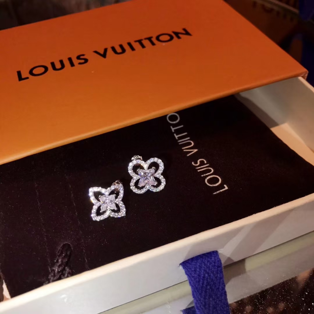 Louis Vuitton Asymmetrical Diamond Stud Earrings - Best Replica Jewelry™