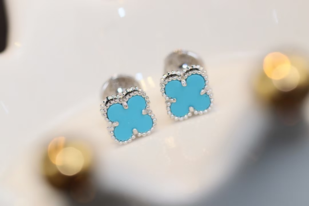 VCA Sweet Alhambra Earstuds Earring - Mini - Best Replica Jewelry™