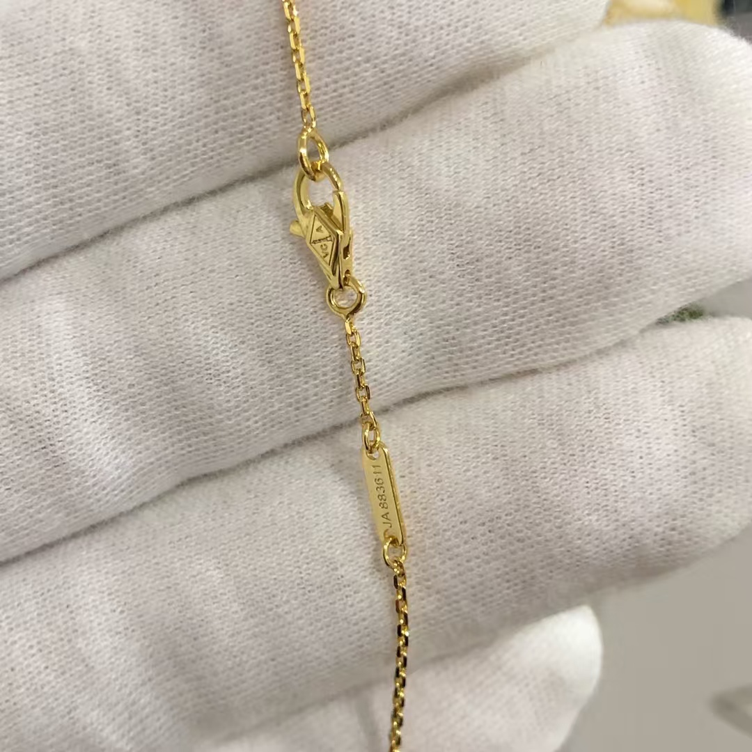 VCA Sweet Alhambra Pendant Necklace - Mini - Best Replica Jewelry™