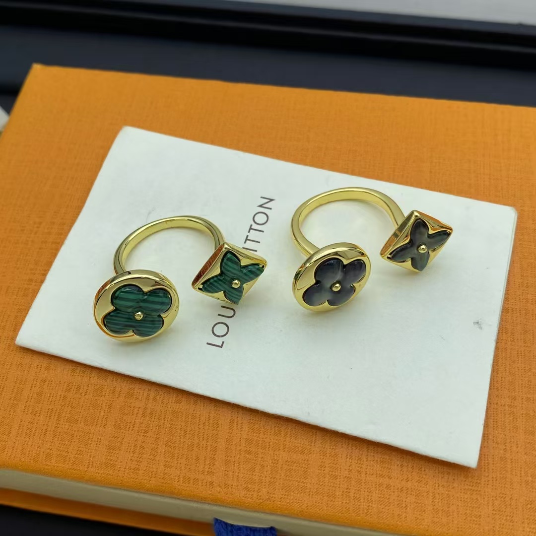 Louis Vuitton Classic Ring - Best Replica Jewelry™