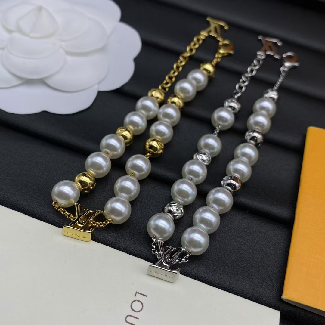 Louis Vuitton Pearl Bracelet - Best Replica Jewelry™