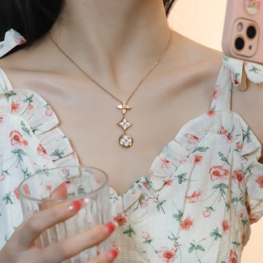 Louis Vuitton Color Blossom Lariat Necklace - Best Replica Jewelry™