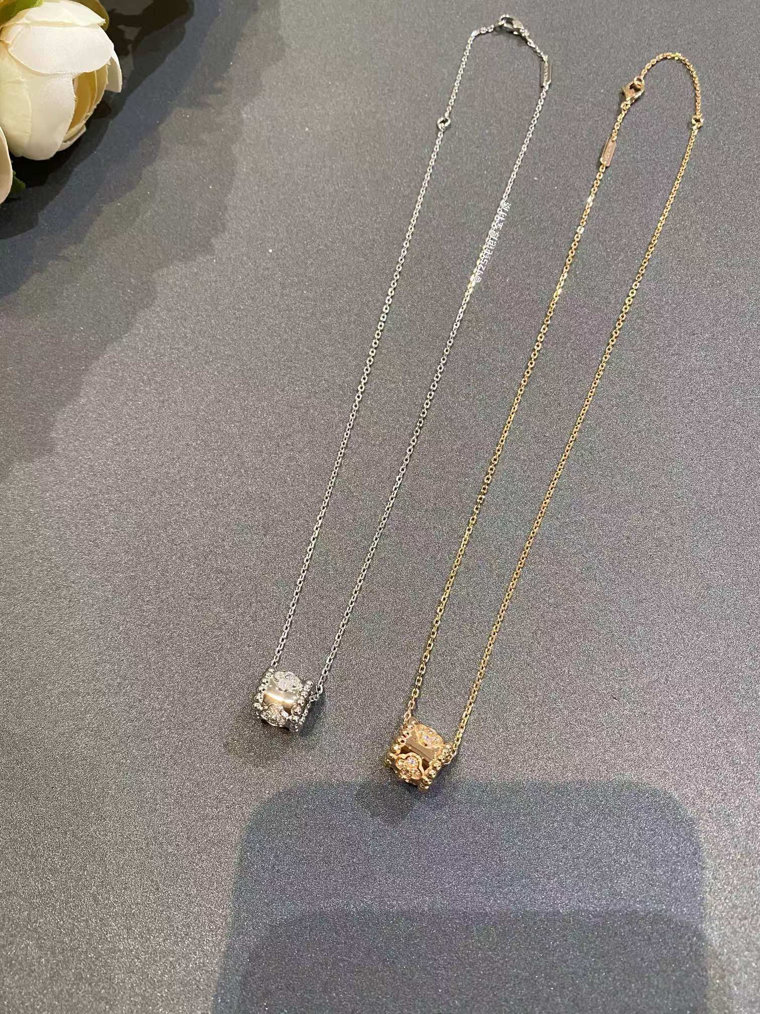 VCA Perlee Clovers Pendant Necklace - Best Replica Jewelry™