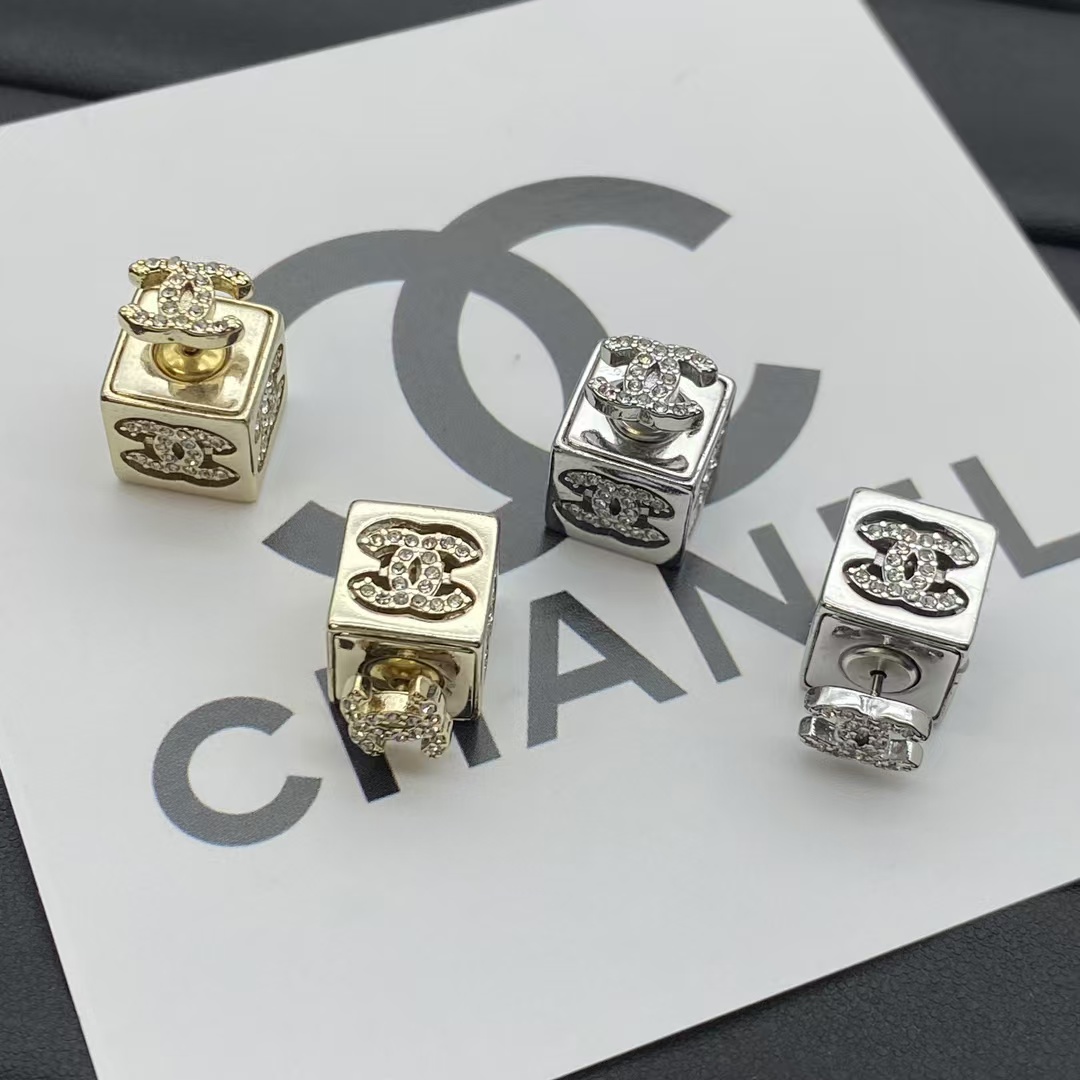 Chanel Cube Stud Earrings - Best Replica Jewelry™