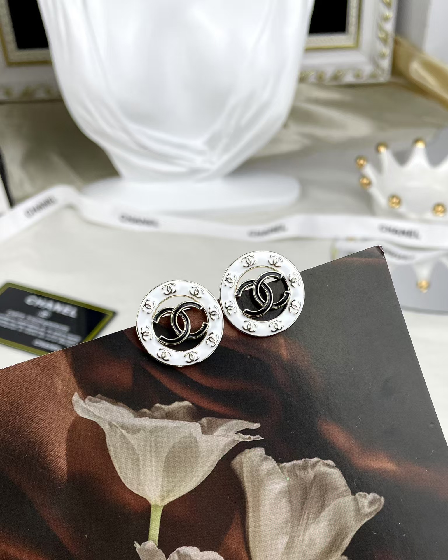 Chanel Round White and Black Enamel Stud Earrings - Best Replica Jewelry™