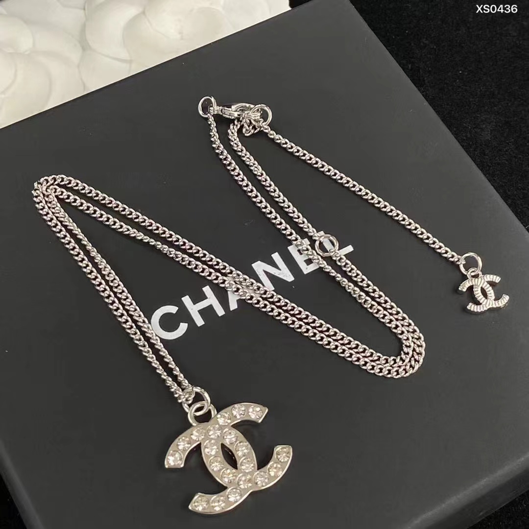 Chanel Classic Silver Double C Pendant Necklace - Best Replica Jewelry™