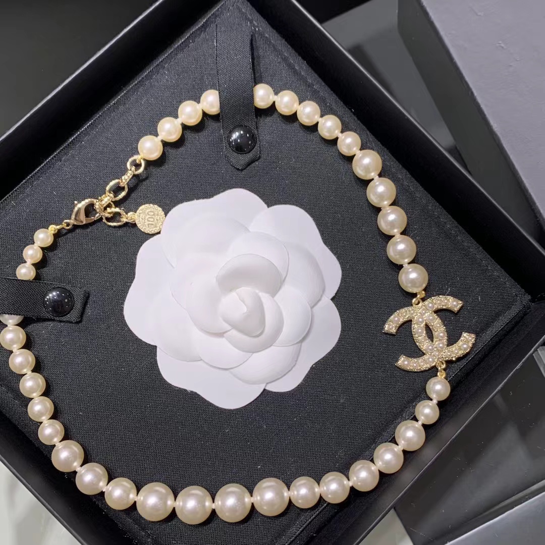 Chanel Vibe Gradient Pearl Necklace - Best Replica Jewelry™