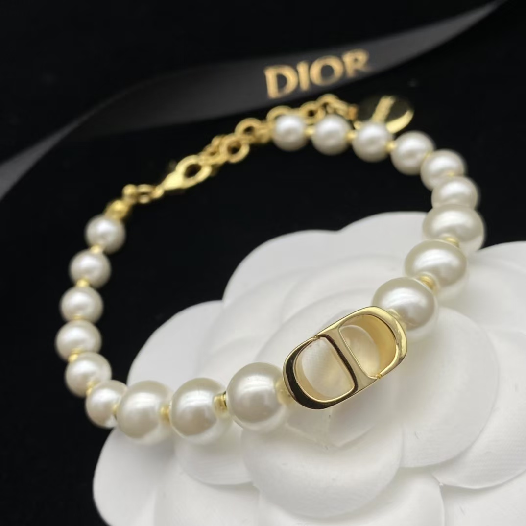 Dior Classic Pearl Bracelet - Best Replica Jewelry™