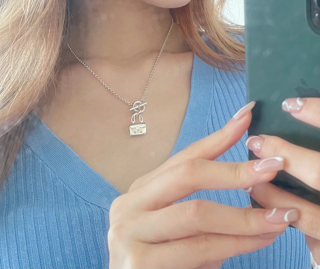 Hermes OT Clasp Plain Surface Bag Pendant Necklace - Best Replica Jewelry™
