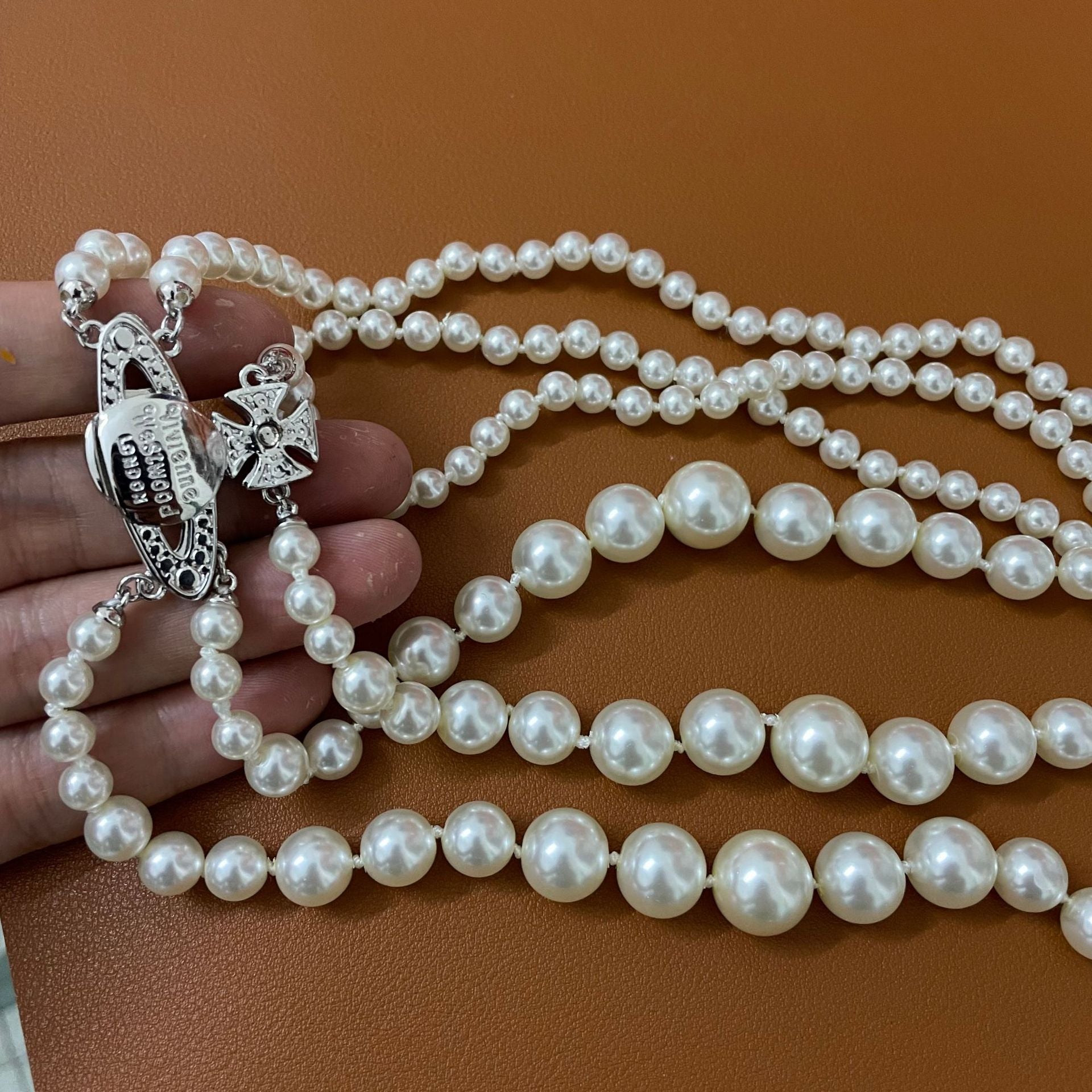 Vivienne Westwood Triple Pearl Necklace - Best Replica Jewelry™