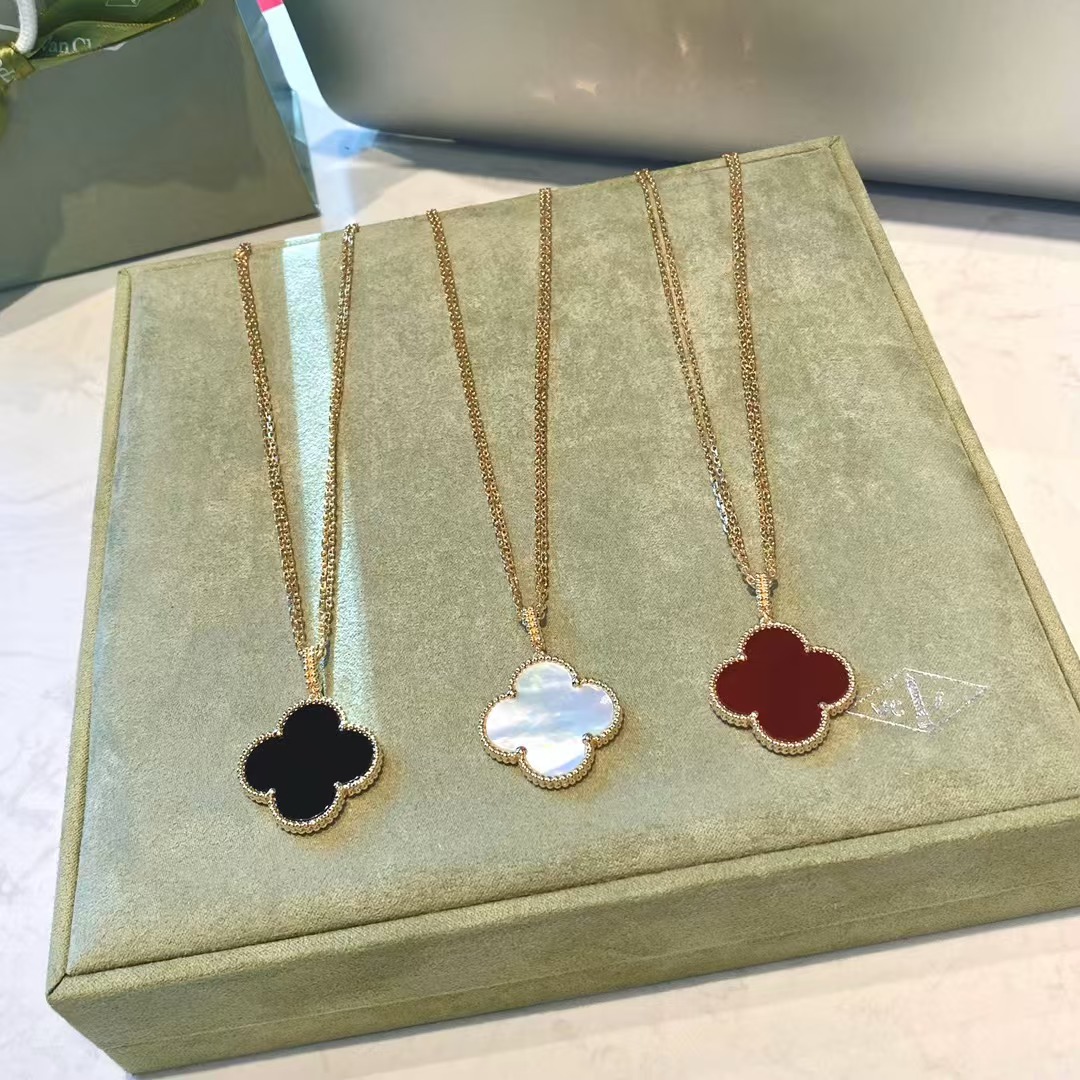 VCA Vintage Alhambra Pendant Large Clover Sweater Necklace - Best Replica Jewelry™