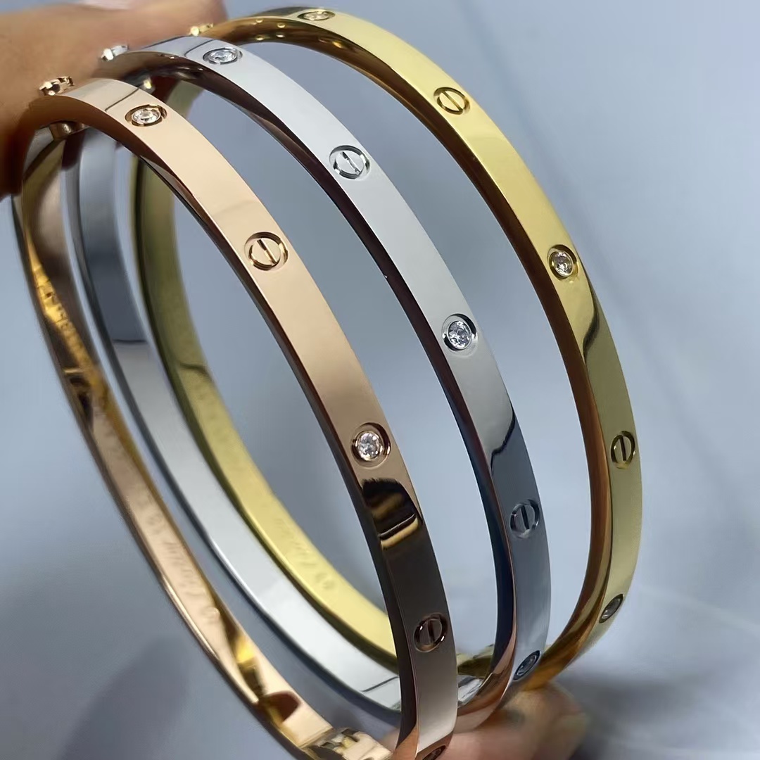Cartier LOVE Bracelet Bangle - Six Diamonds - Best Replica Jewelry™