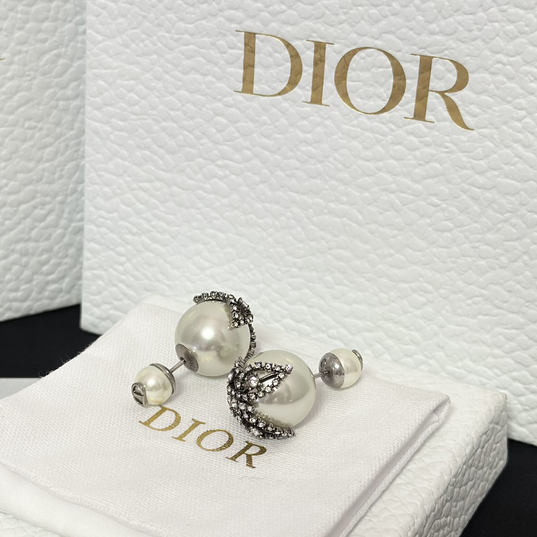 Dior Butterfly Paved on Pearl Stud Earrings - Best Replica Jewelry™