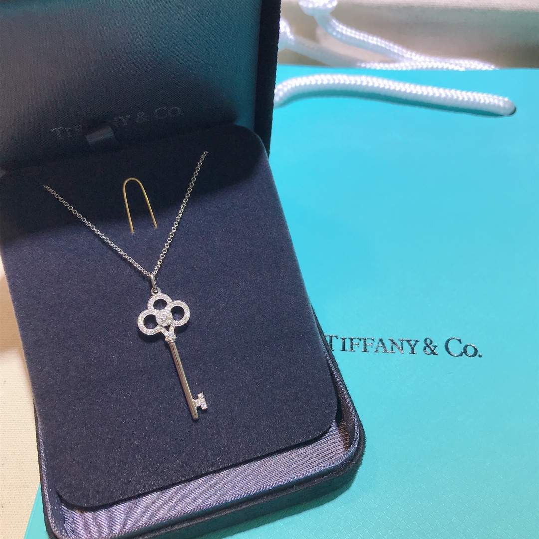 Tiffany Crown Key Pendant Necklace - Best Replica Jewelry™