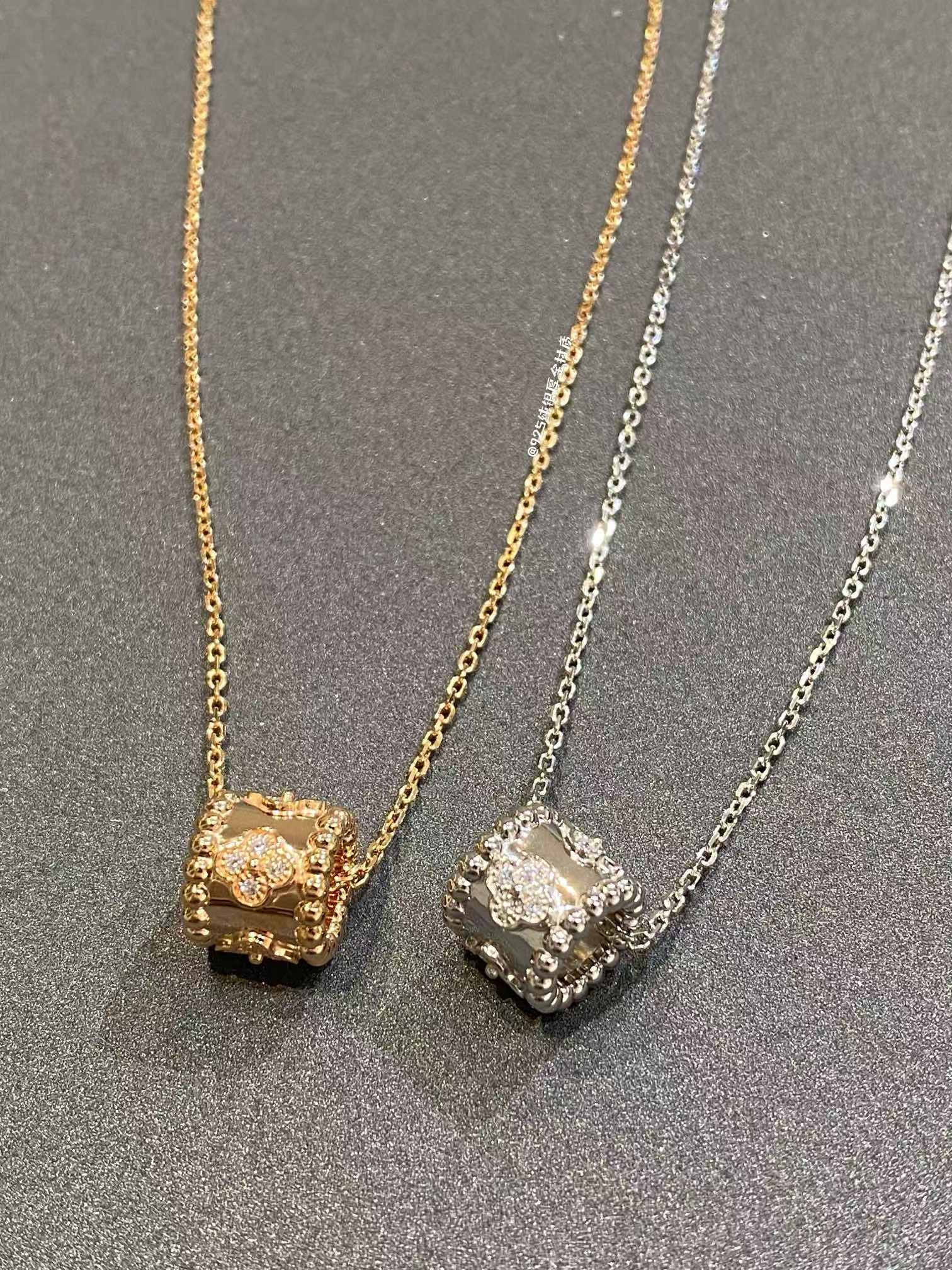 VCA Perlee Clovers Pendant Necklace - Best Replica Jewelry™