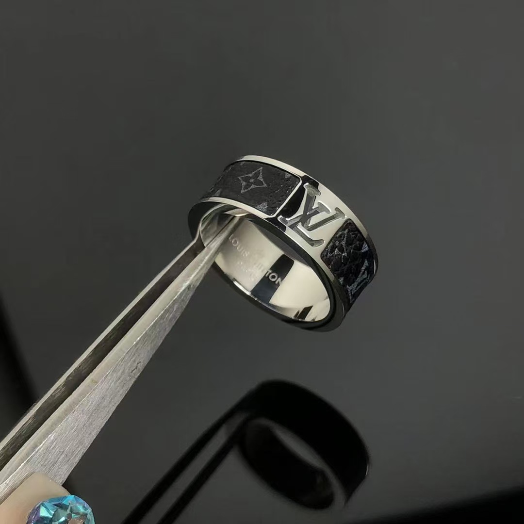 Louis Vuitton Black Leather Ring for Men - Best Replica Jewelry™