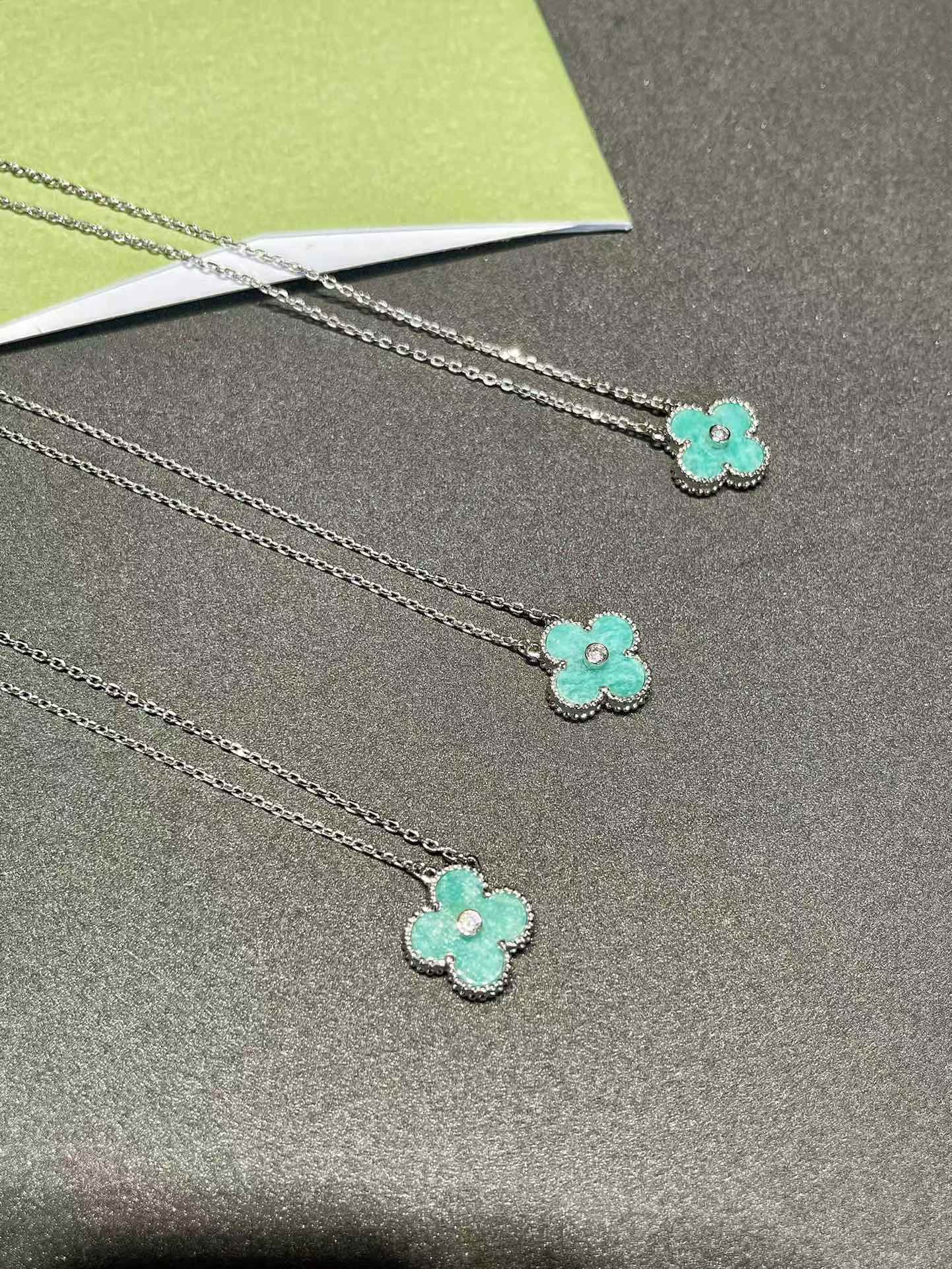 VCA Vintage Alhambra Pendant Necklace - Best Replica Jewelry™