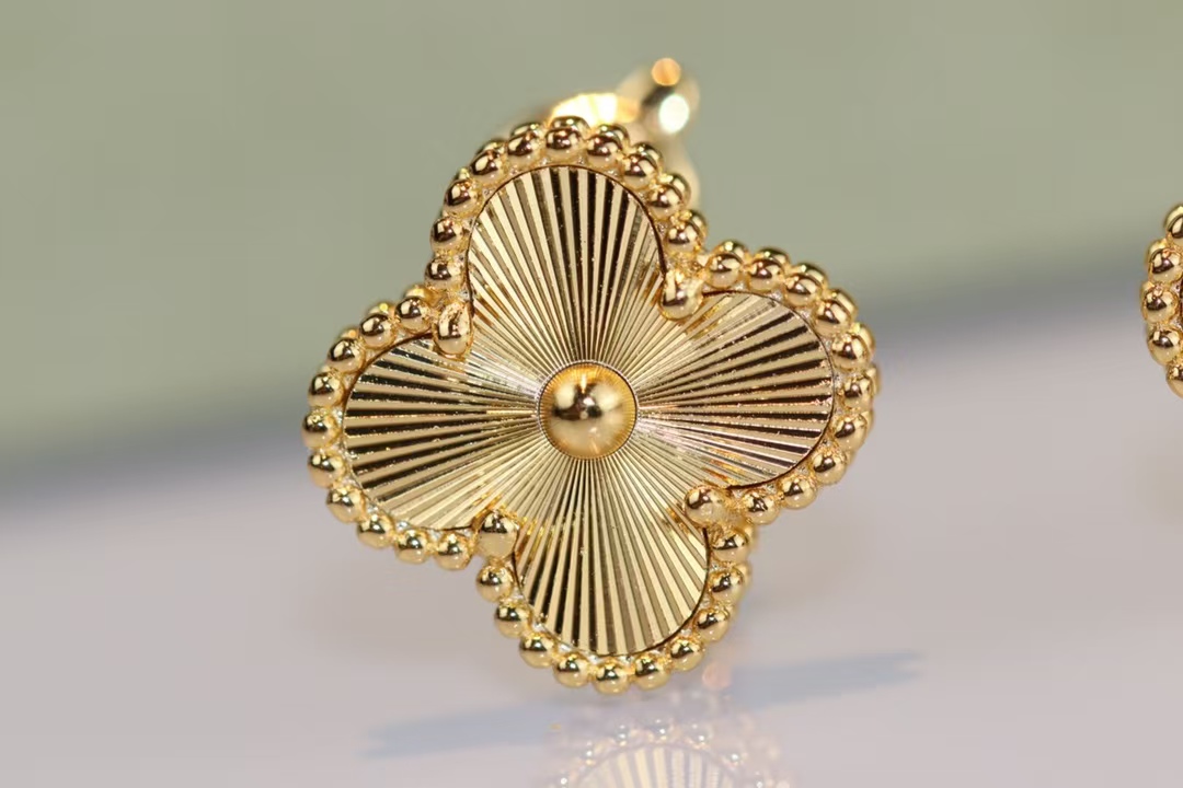 VCA Vintage Alhambra Earrings - Best Replica Jewelry™