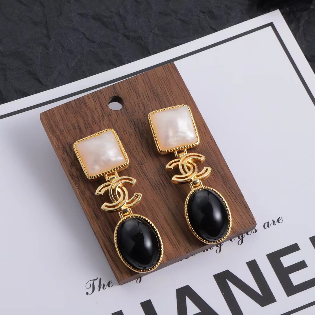 Chanel Retro Style Earrings - Best Replica Jewelry™