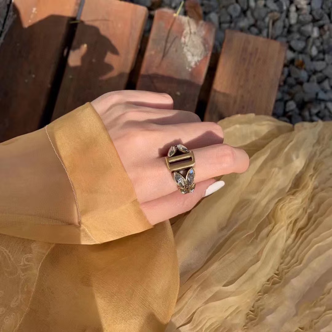 Dior Vintage Rhinestone Ring - Best Replica Jewelry™