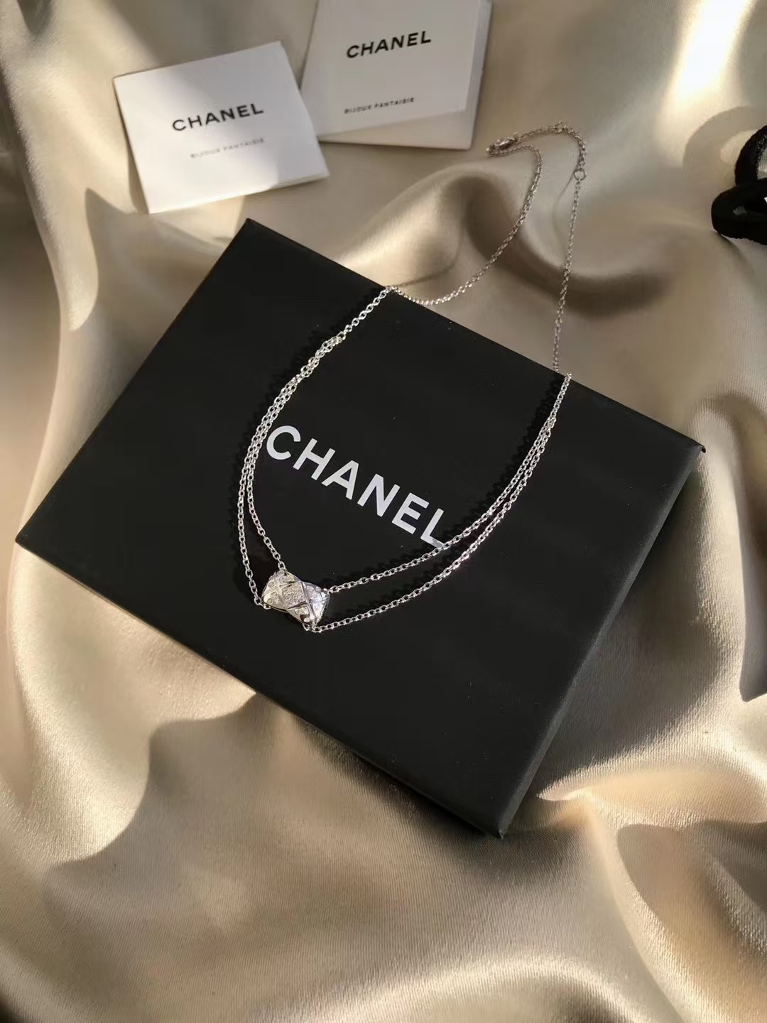 Chanel Coco Crush White Gold Necklace - Best Replica Jewelry™