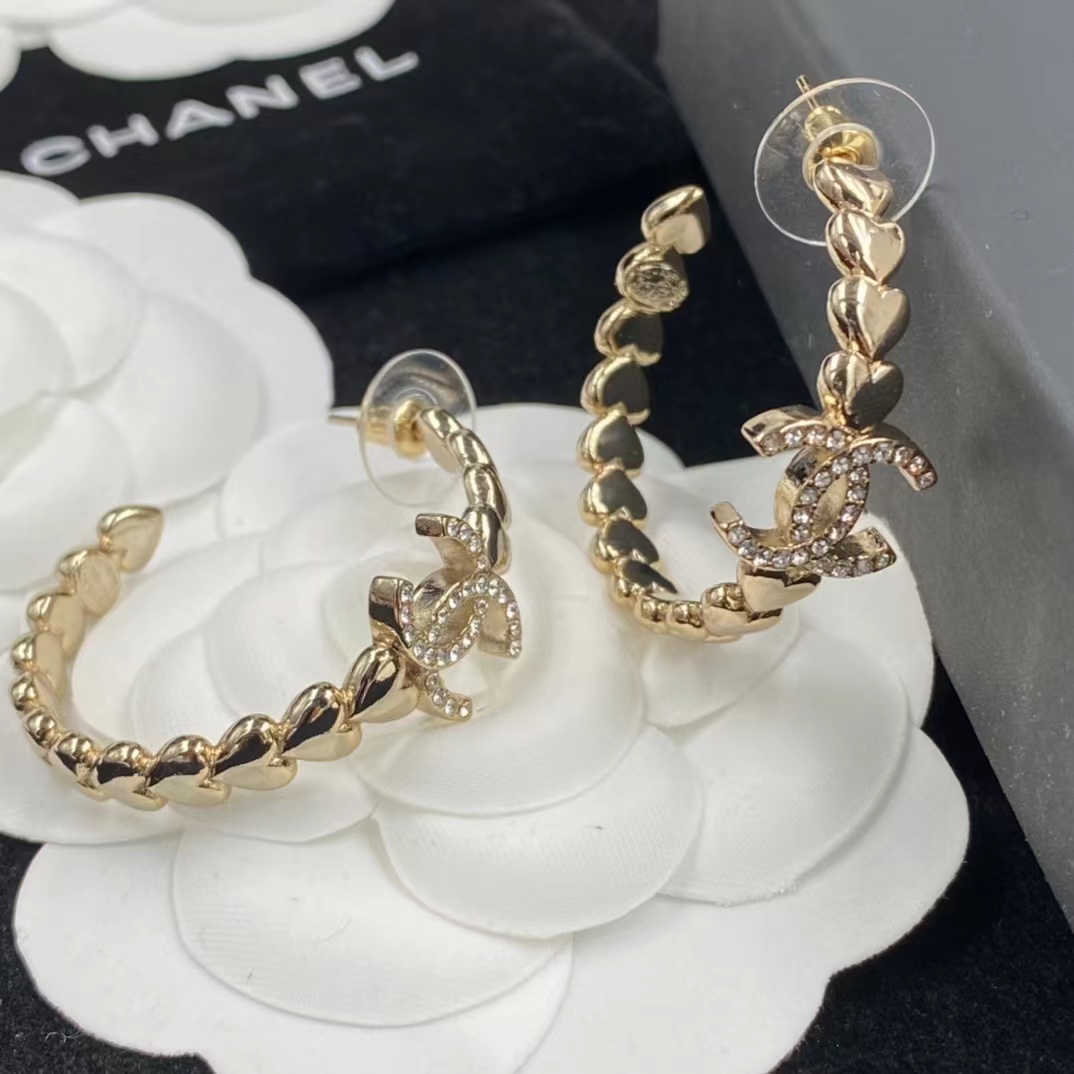 Chanel C Shape Earrings - Best Replica Jewelry™