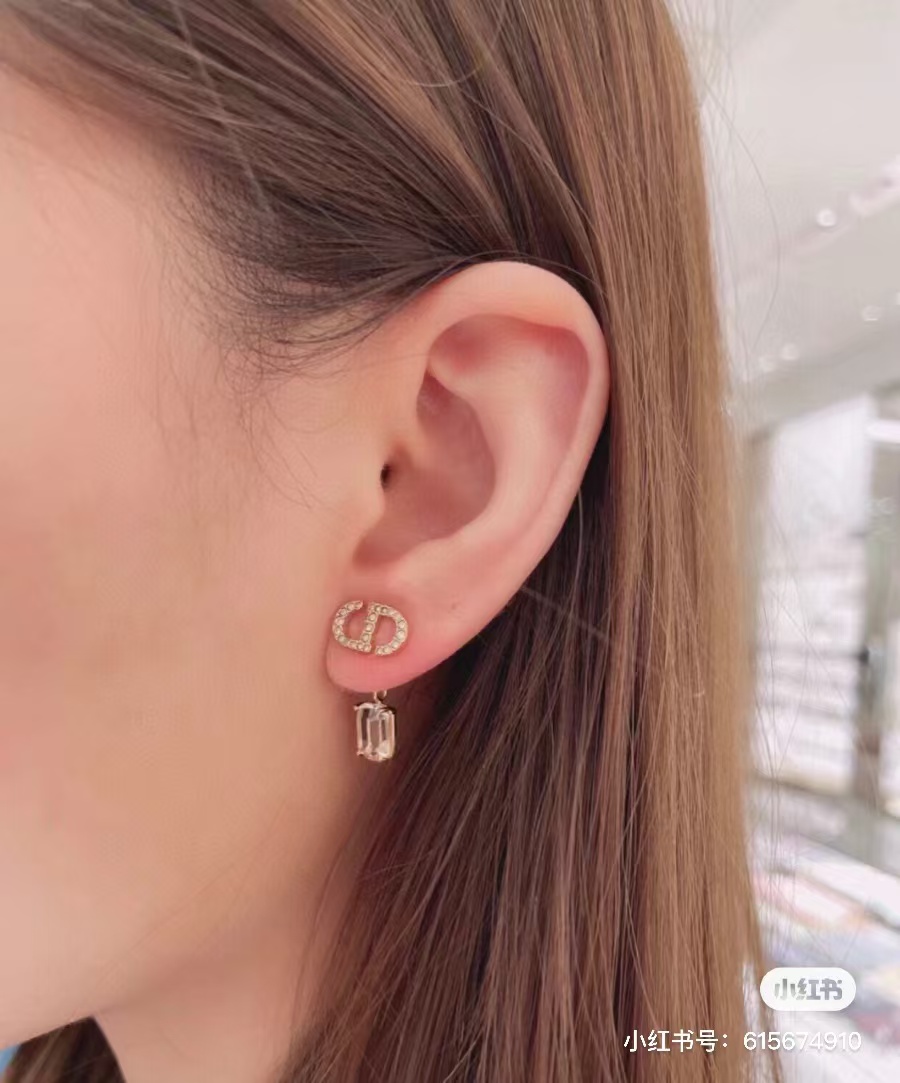 Dior Asymmetric Star Earrings - Best Replica Jewelry™
