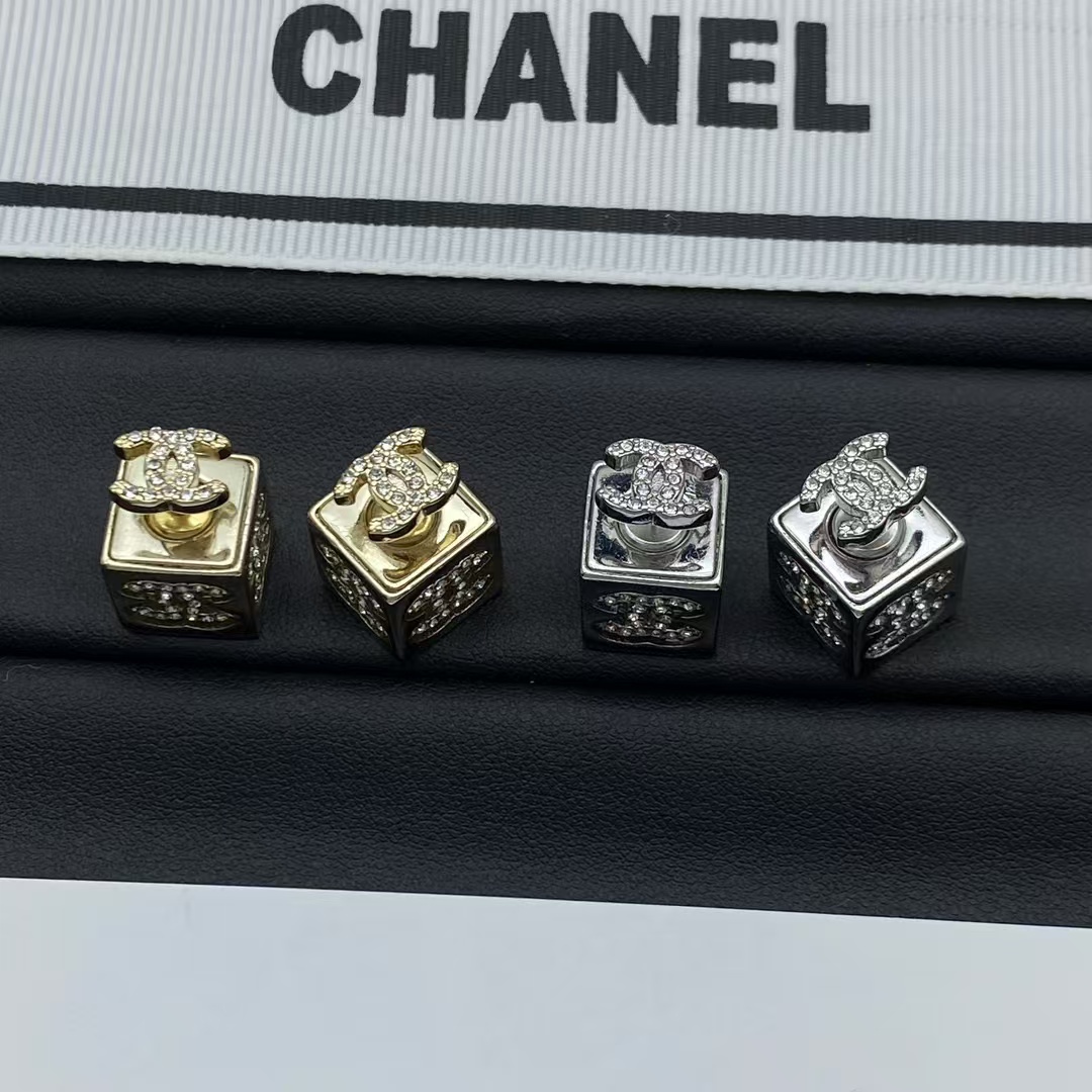 Chanel Cube Stud Earrings - Best Replica Jewelry™