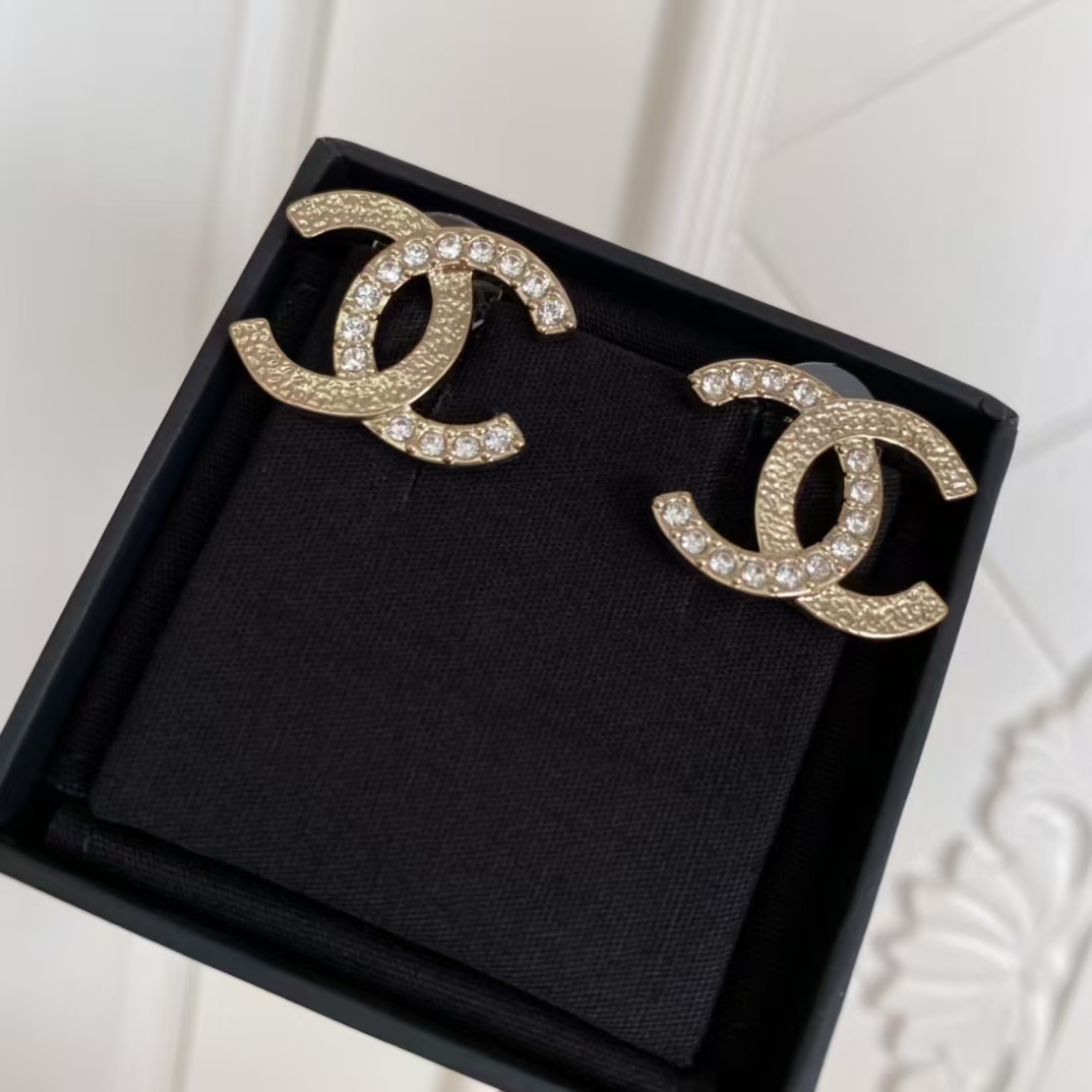Chanel Single C Paved Diamond Earrings - Best Replica Jewelry™
