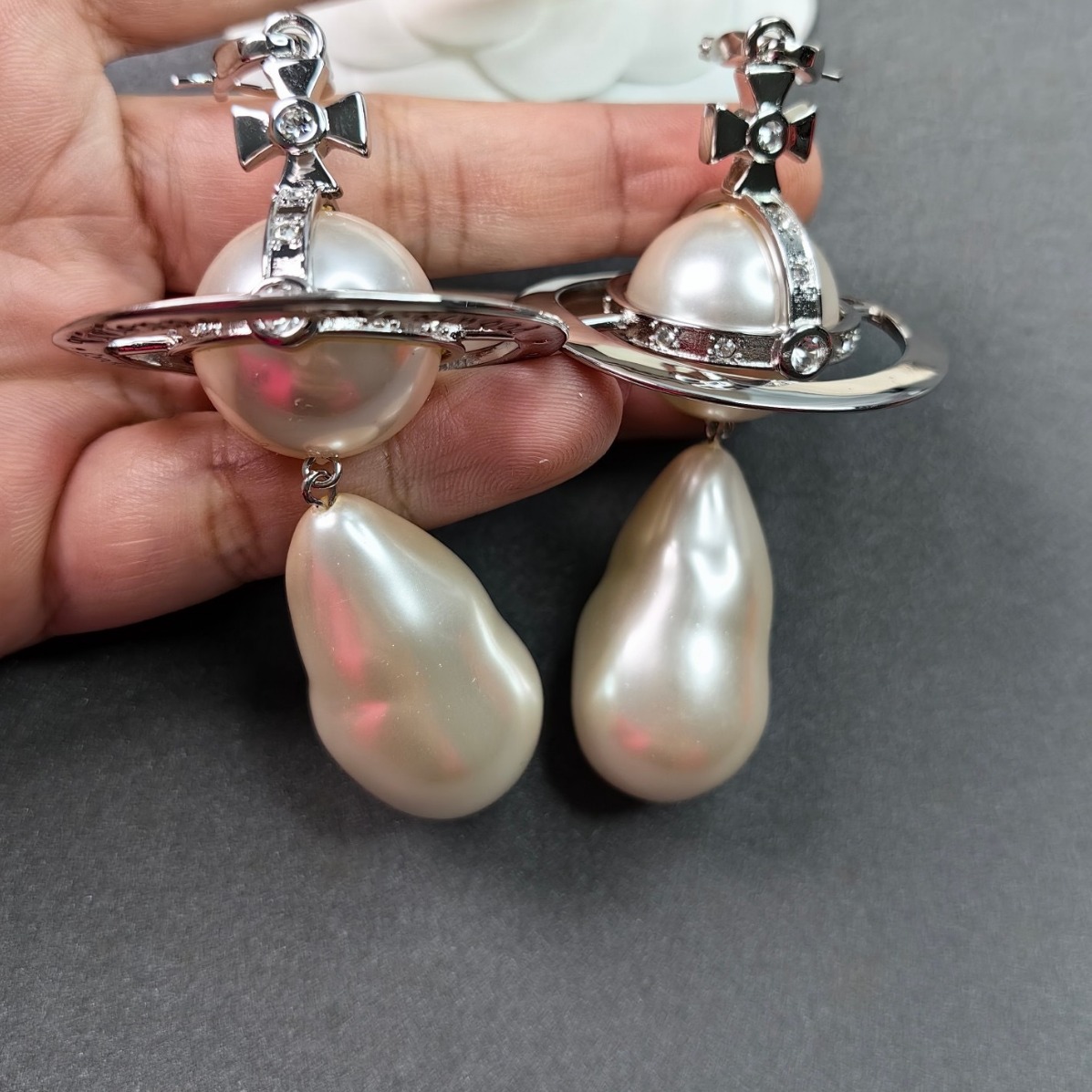 Vivienne Westwood Exaggerated Large Baroque Pearl Earrings - Best Replica Jewelry™