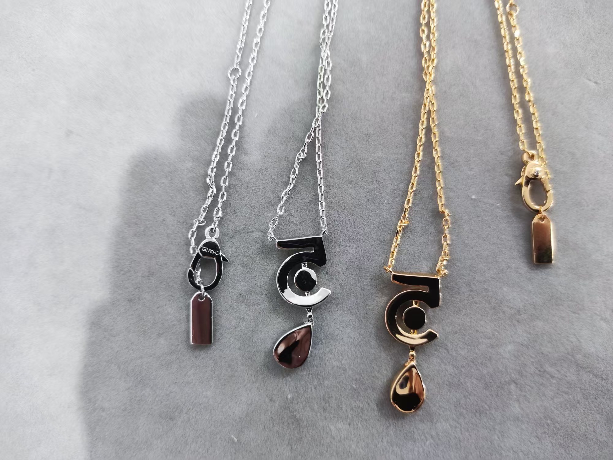 Chanel NO.5 Teardrop Pendant Necklace - Best Replica Jewelry™