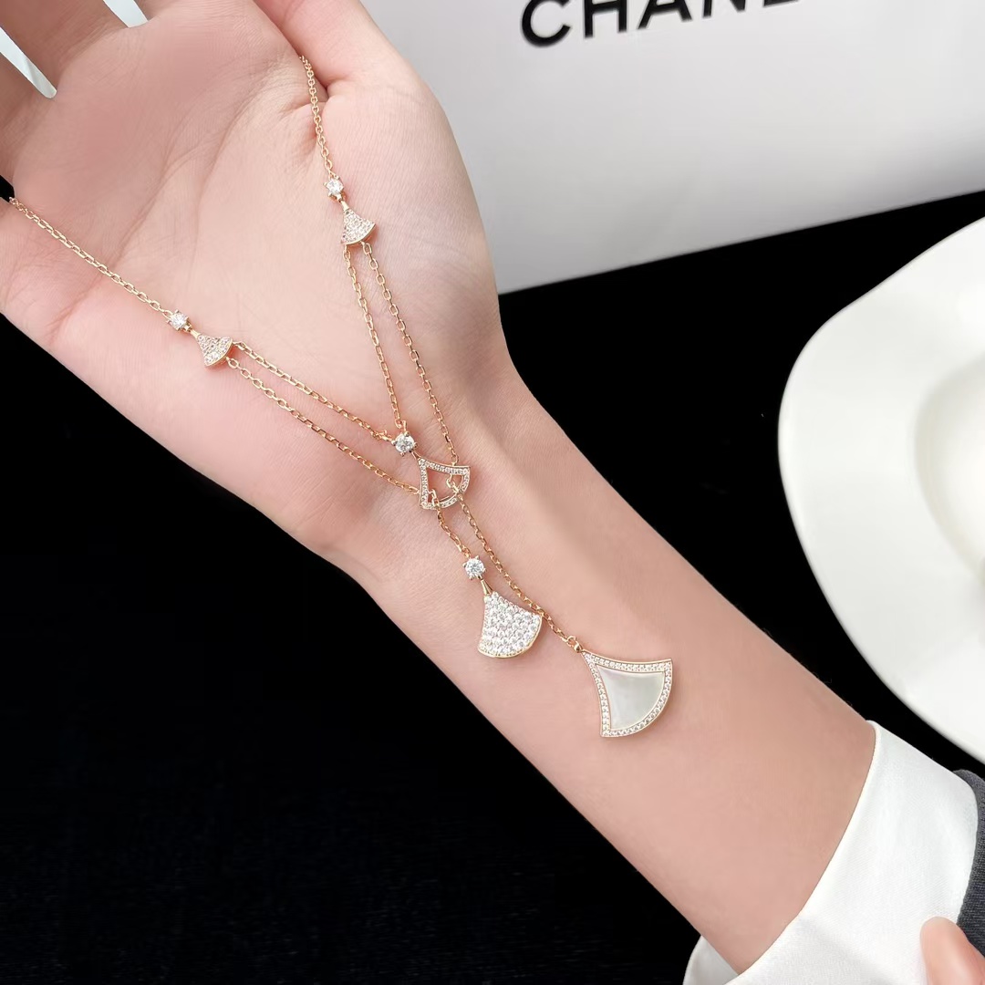 Bvlgari Divas' Dream Necklace - Best Replica Jewelry™