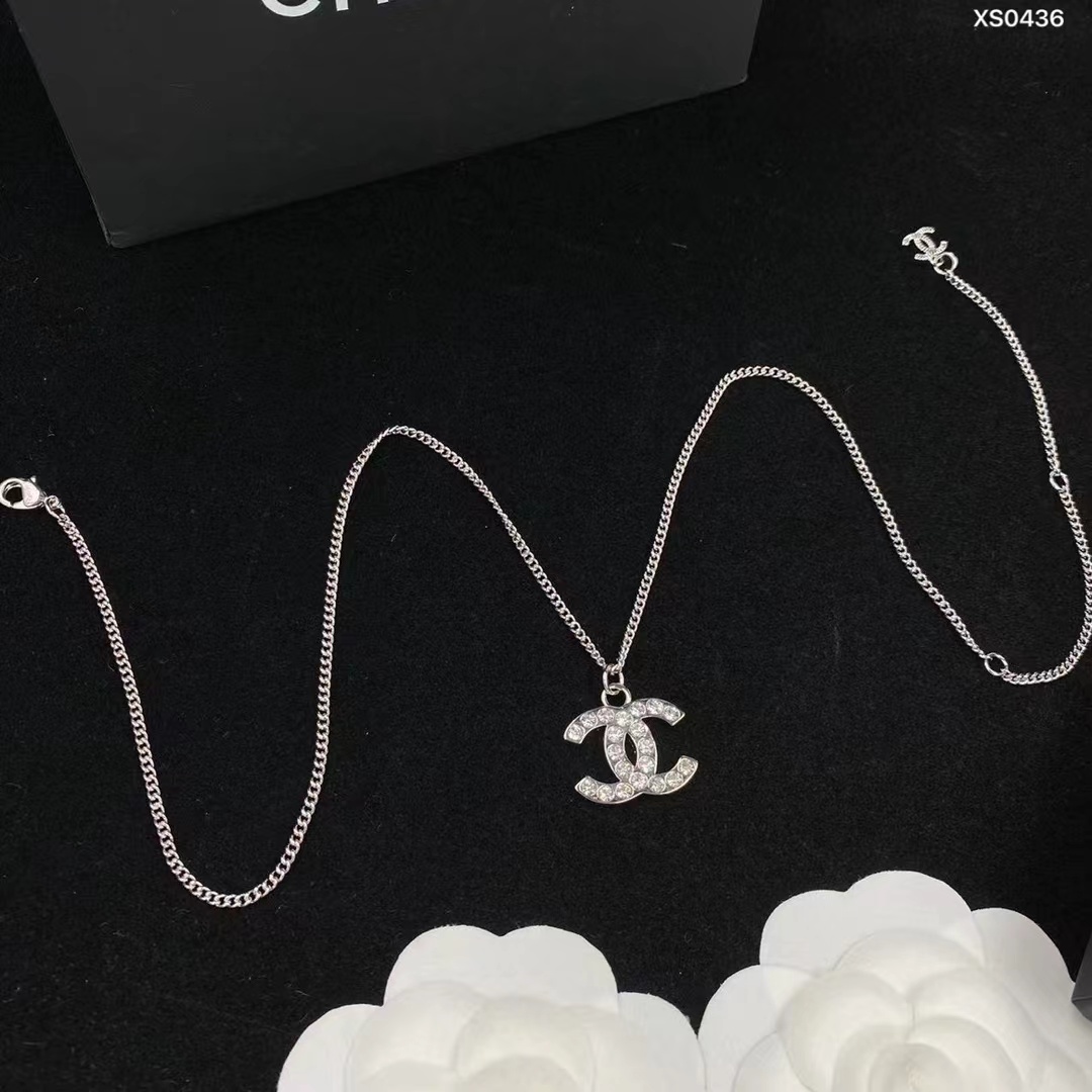 Chanel Classic Silver Double C Pendant Necklace - Best Replica Jewelry™