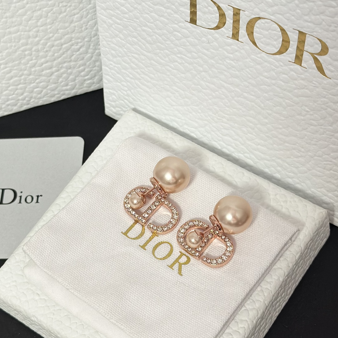 Dior Sweet CD Pearl Stud Earrings - Best Replica Jewelry™