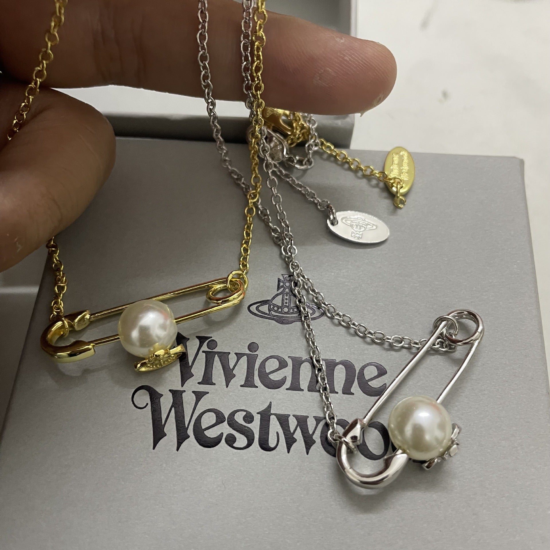 Vivienne Westwood Paperclip With A Pearl Pendant Necklace - Best Replica Jewelry™