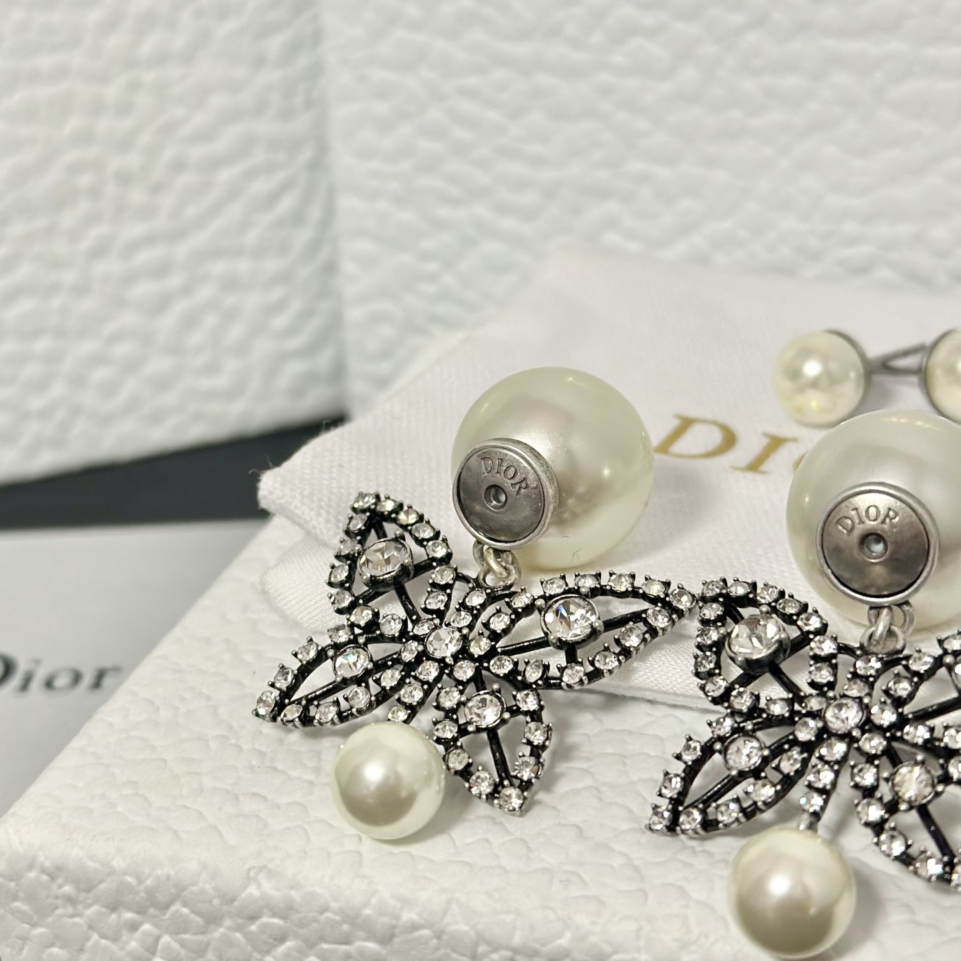 Dior Butterfly Pearl Drop Earrings - Best Replica Jewelry™