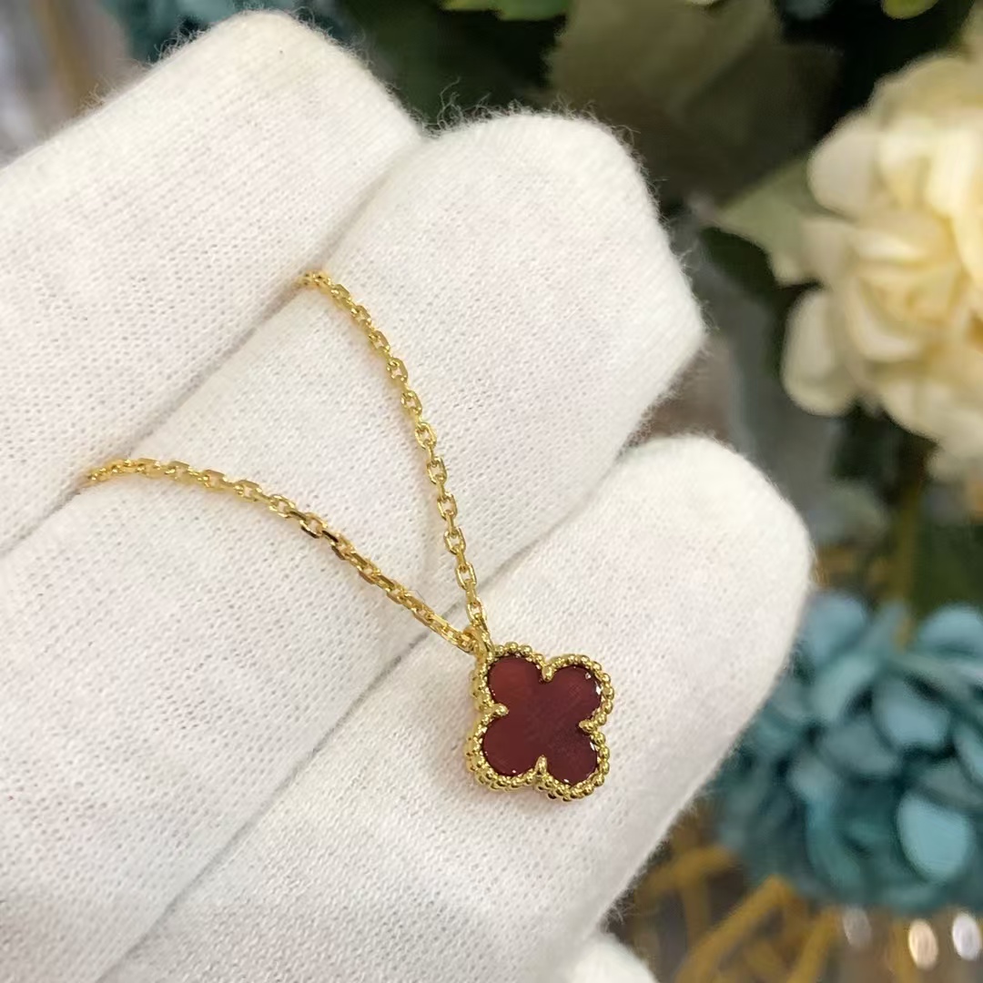 VCA Sweet Alhambra Pendant Necklace - Mini - Best Replica Jewelry™