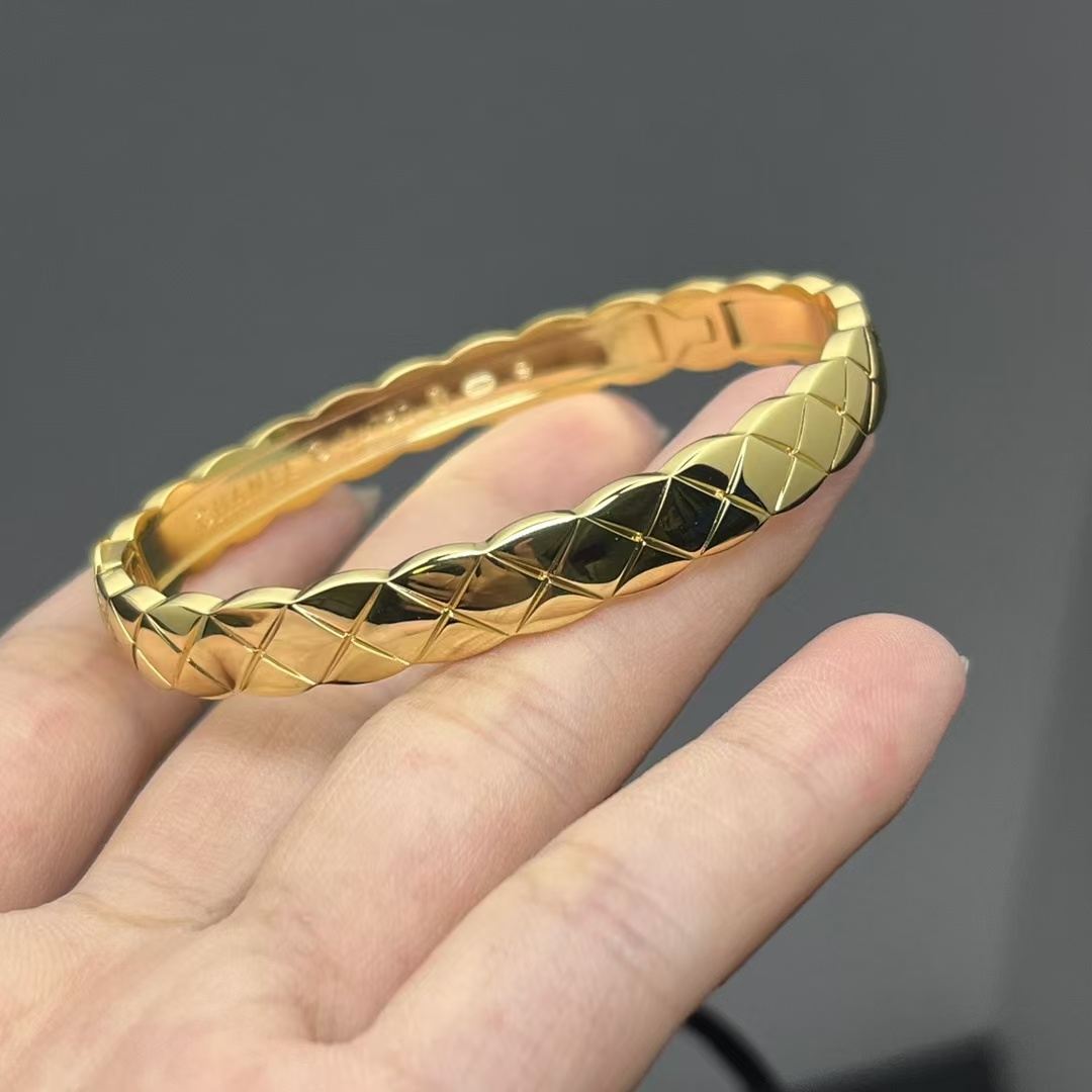 Chanel Coco Crush Bangle Bracelet - Best Replica Jewelry™