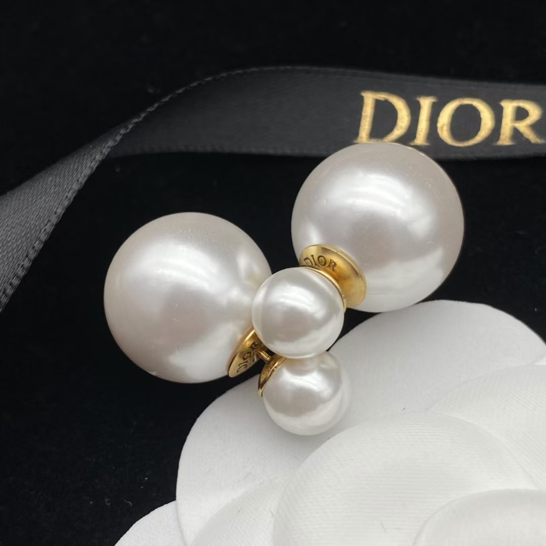 Dior Classic Pearl Earrings - Best Replica Jewelry™
