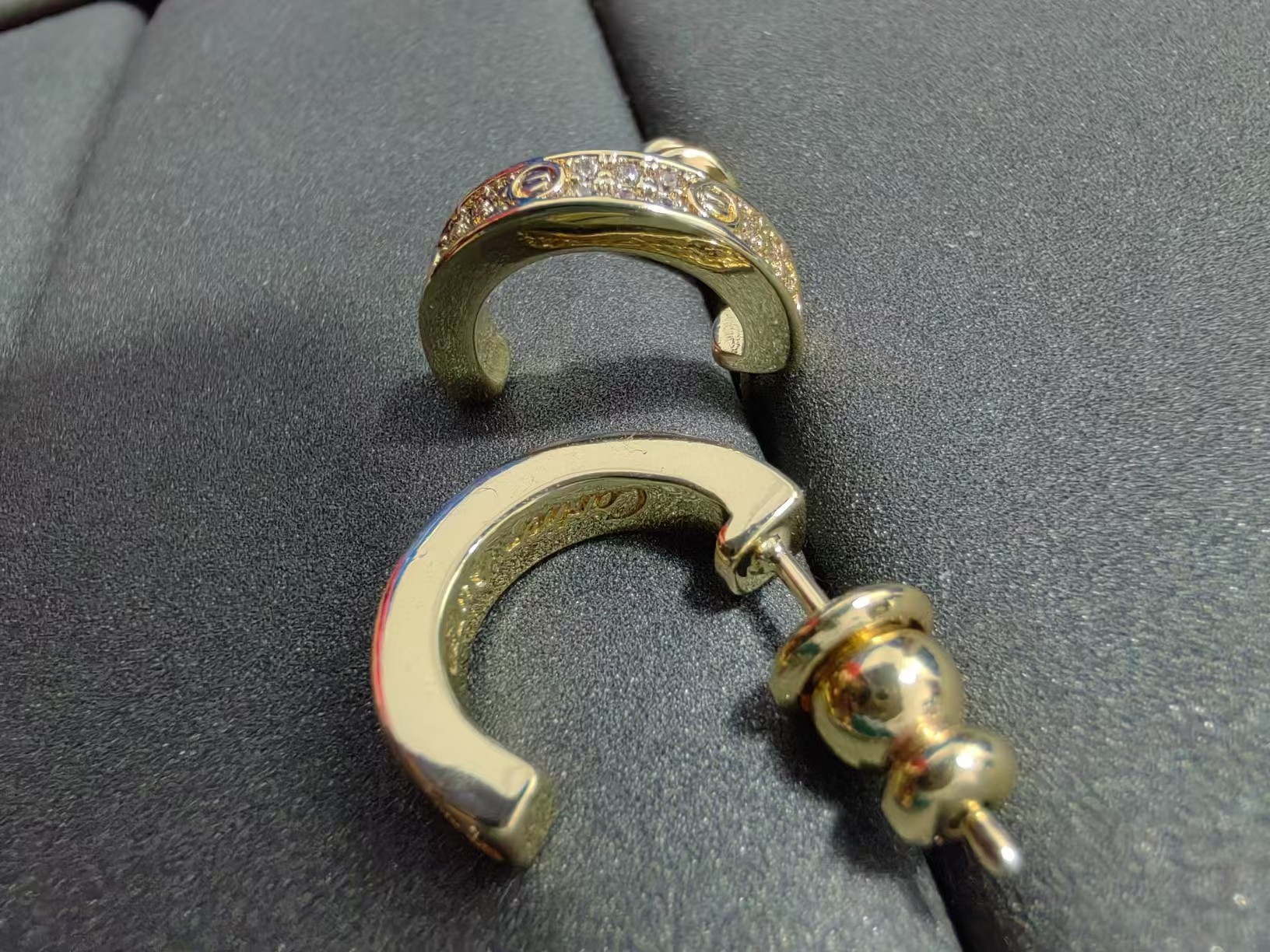 Cartier C Shape Earrings - Best Replica Jewelry™