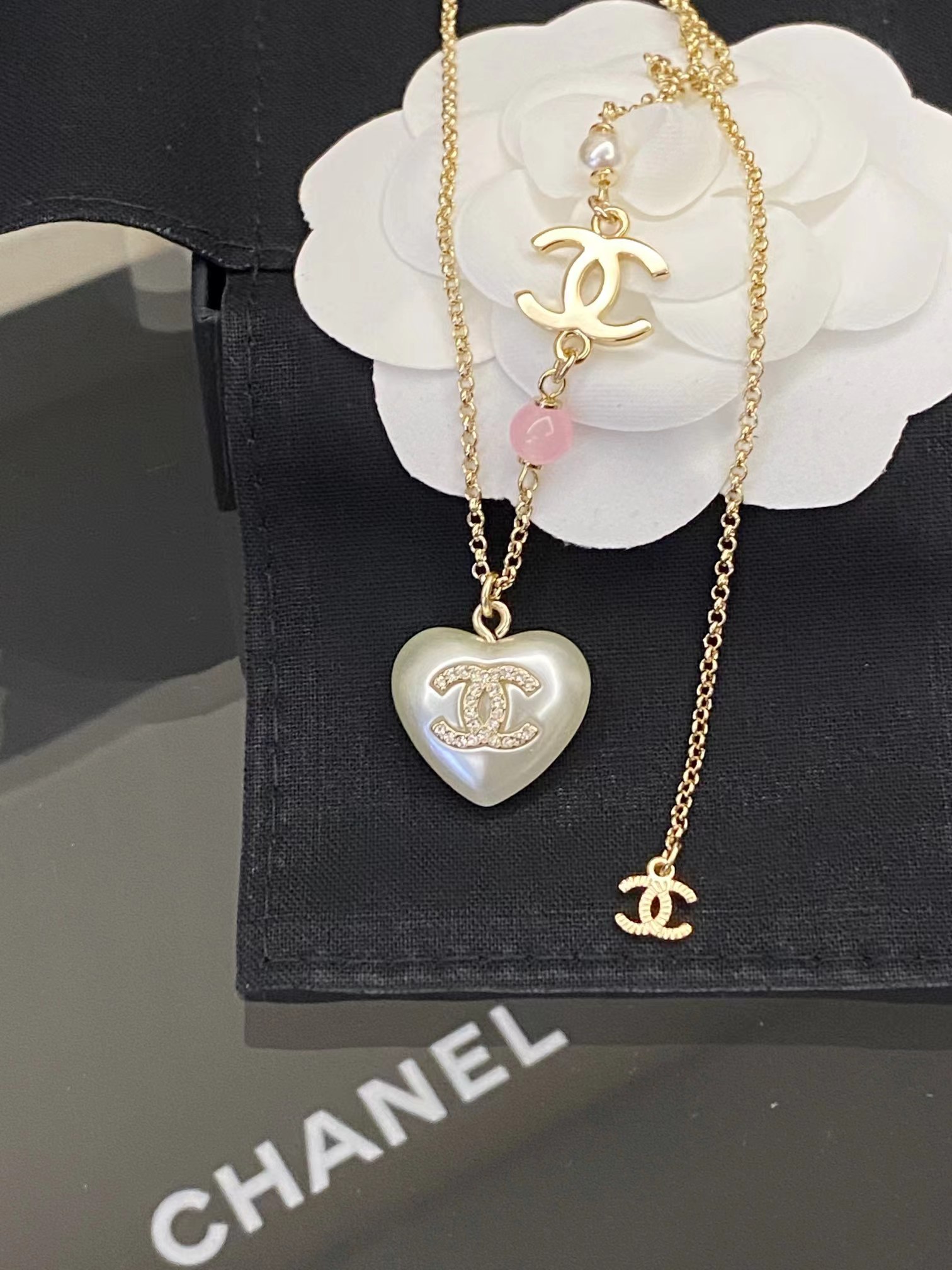 Chanel Pearl Love Heart Pendant Necklace - Best Replica Jewelry™